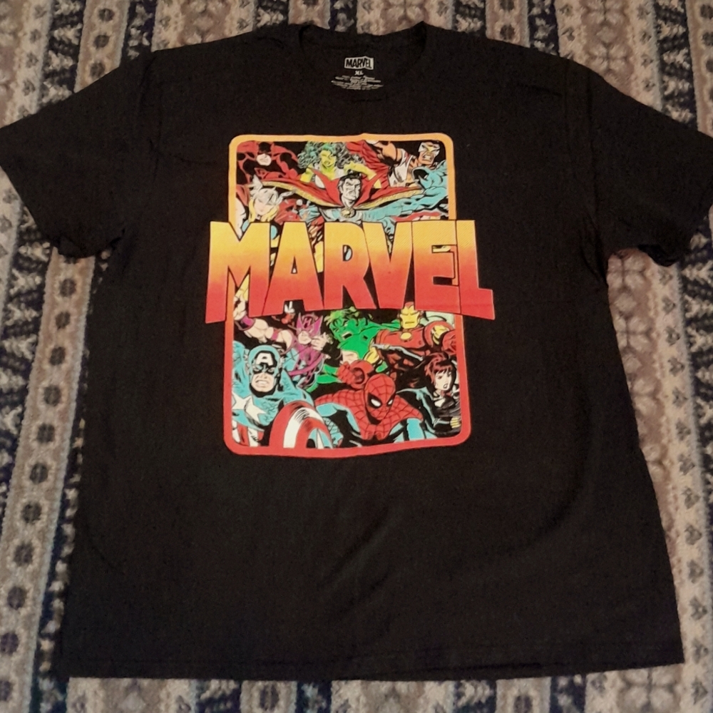 C-Life Group Marvel Characters  T-Shirt Men's XL